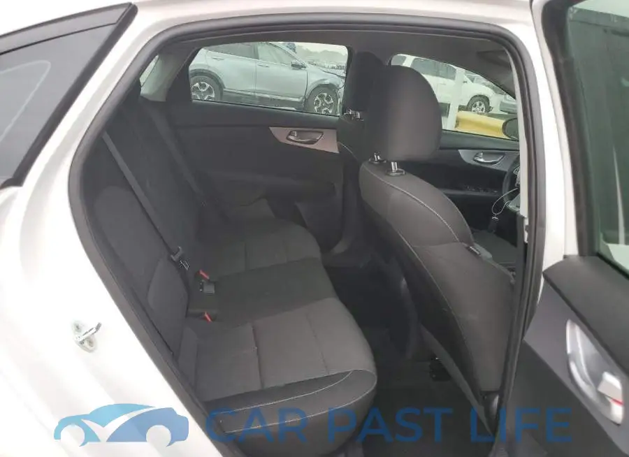 3KPF24AD9PE588687# 10