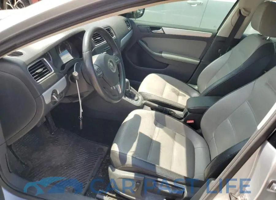 3VW637AJ8EM267664# 7