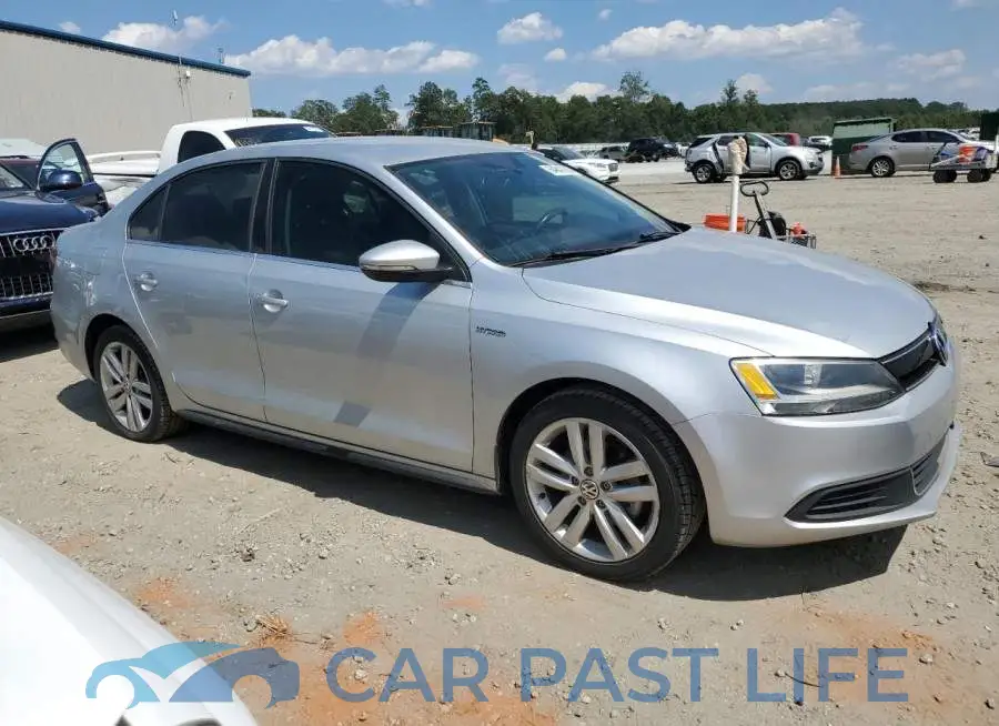 3VW637AJ8EM267664# 4