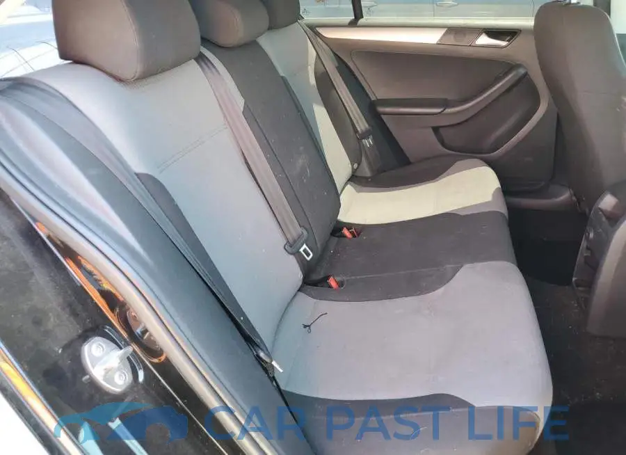 3VW167AJ4HM392523# 10