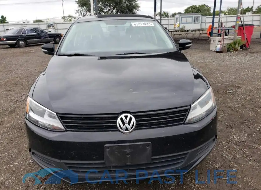 3VWD17AJ8EM401425# 5