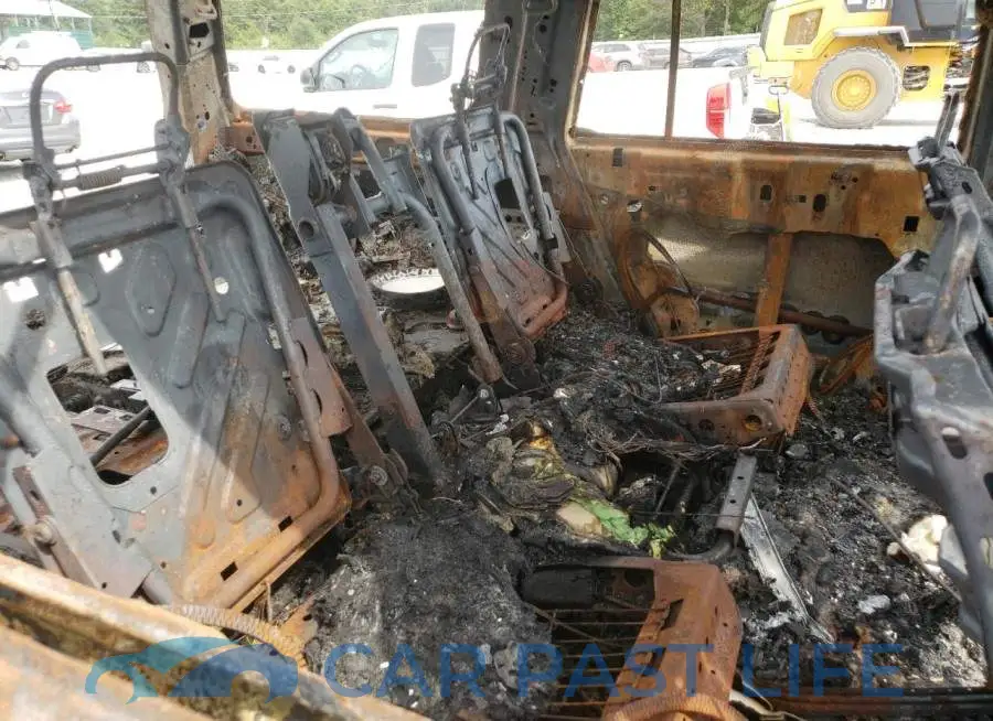 1FMJU1J53EEF56897# 11