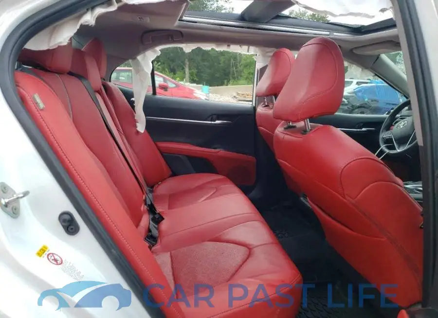 4T1B61HK8KU161335# 10