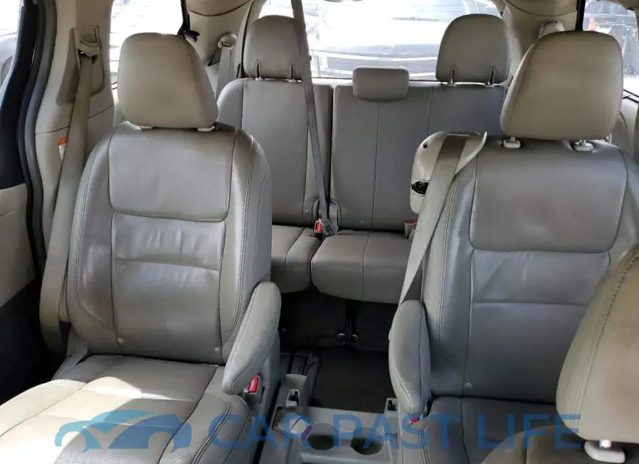 5TDYK3DC2FS530415# 10