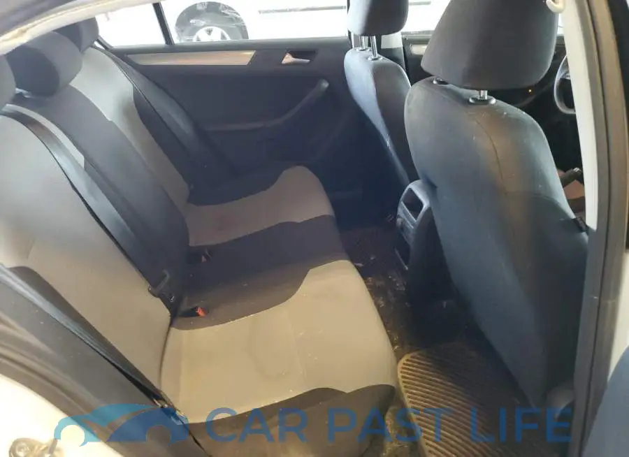 3VW167AJ1HM323725# 10