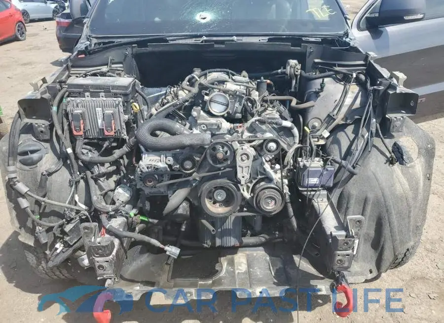 1C4RJFLT2KC825858# 11