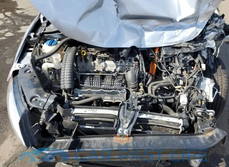 3VW637AJ8EM332352# 11