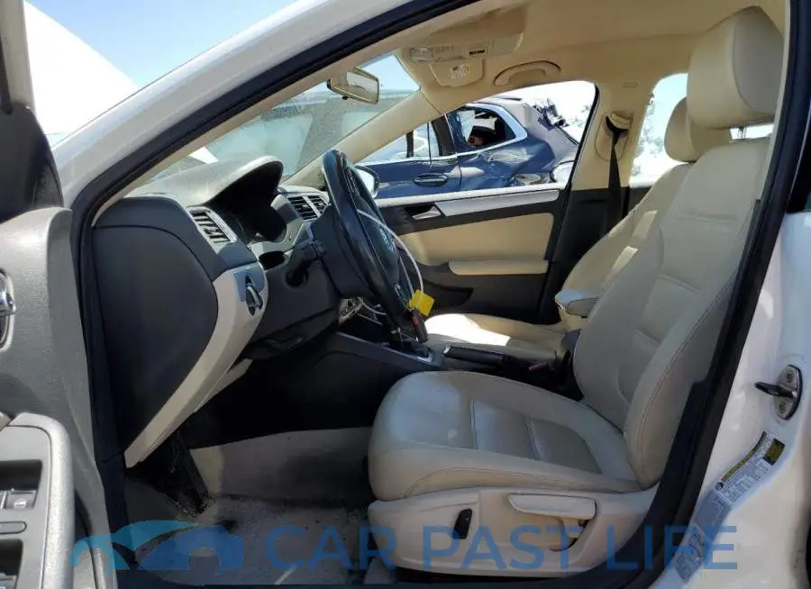 3VW637AJ4EM213830# 7
