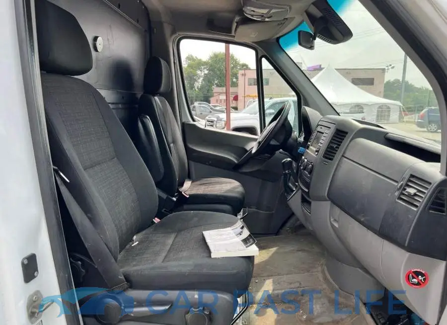 WD3PE7CC4FP137757# 5