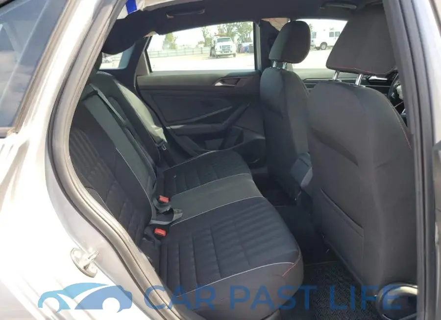 3VW5T7BU6KM207043# 10