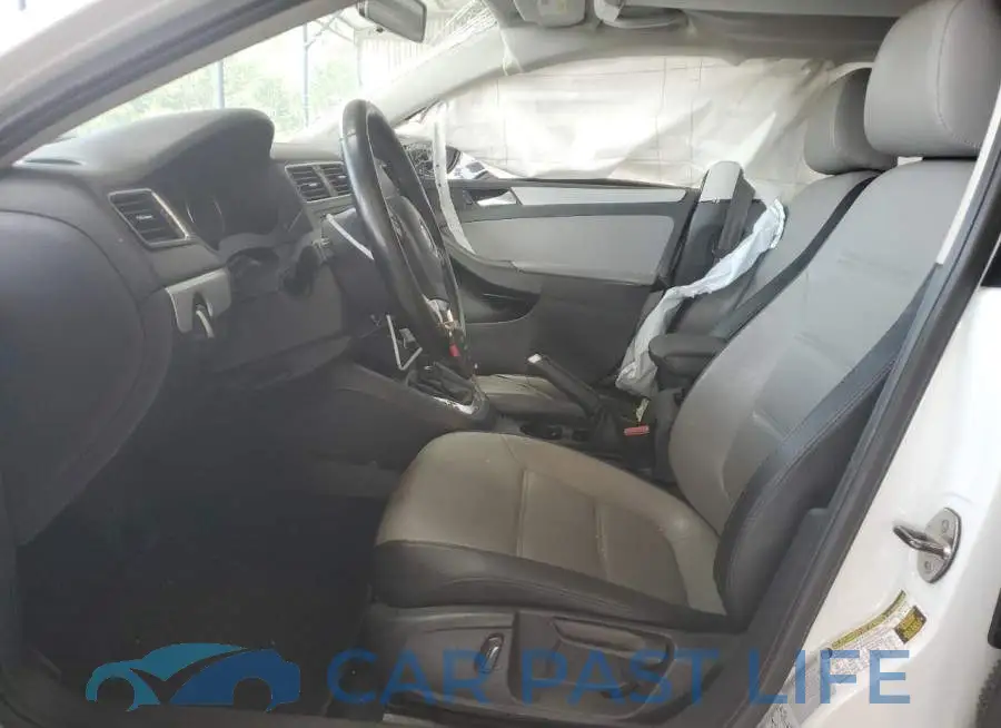 3VW637AJ6EM211223# 7