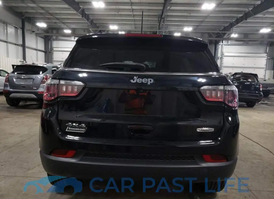 3C4NJDBB9JT115807# 6