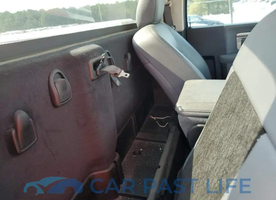 3C6JR7DT4KG504631# 10