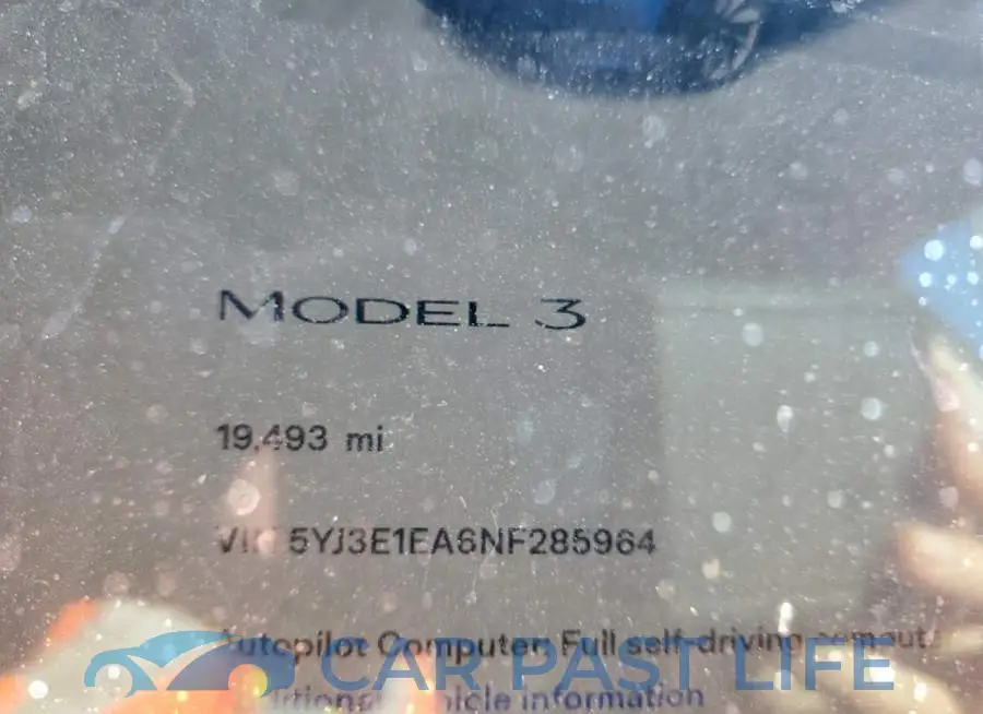 5YJ3E1EA6NF285964# 9
