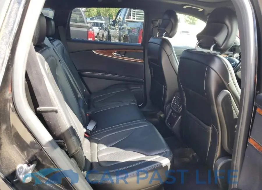 2LMTJ8KP4GBL53837# 11