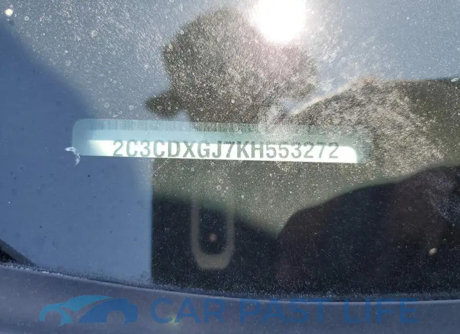 2C3CDXGJ7KH553272# 13