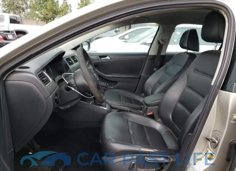 3VWD17AJ7EM303535# 7