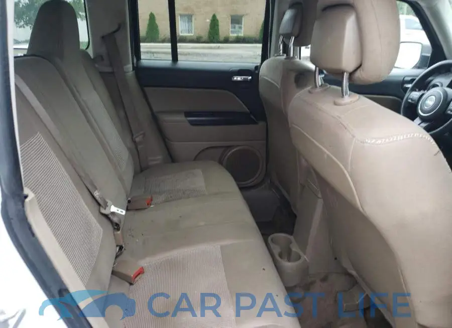 1C4NJRBB9ED500650# 11