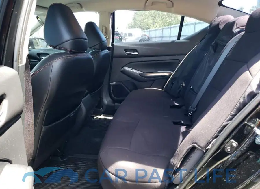 1N4BL4CW6KC182026# 10