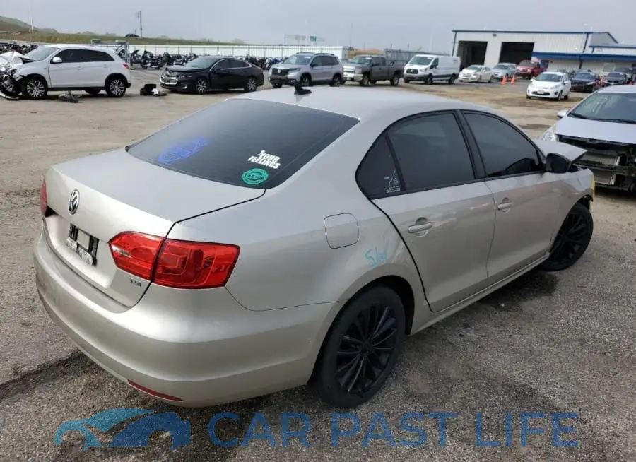 3VW3L7AJXEM330475# 3