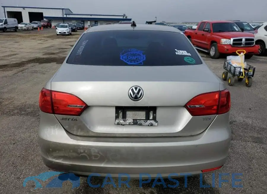 3VW3L7AJXEM330475# 6