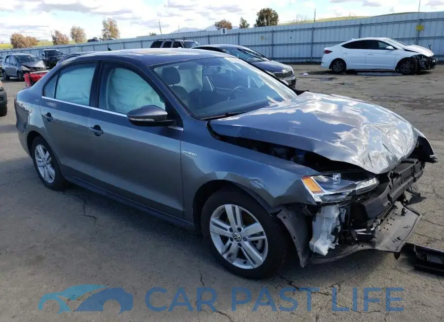 3VW637AJ9EM275837# 4