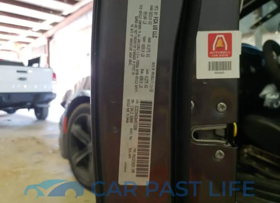 2C3CDXHG3HH515288# 12