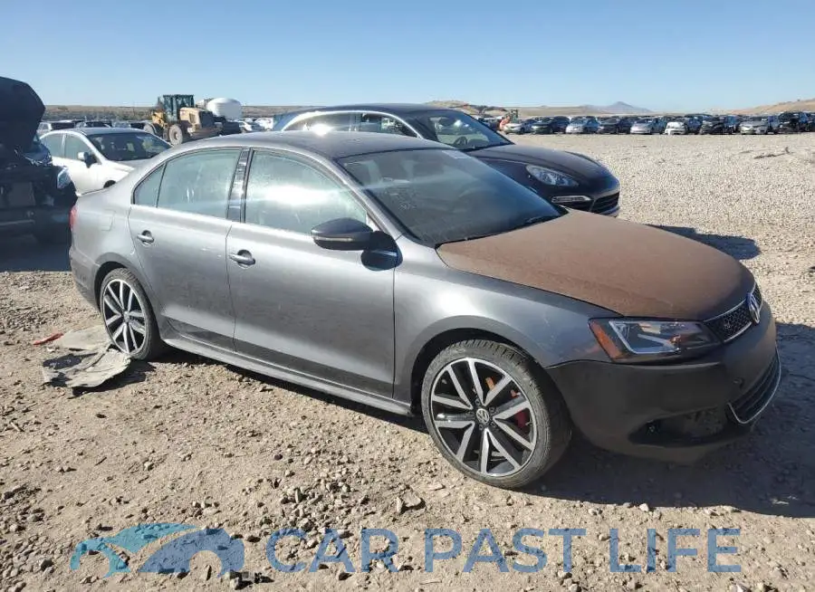 3VW5S7AJXEM369112# 4