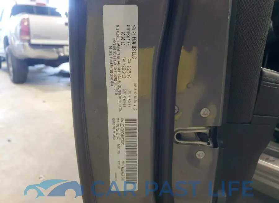 2C3CDXBG4HH625422# 12