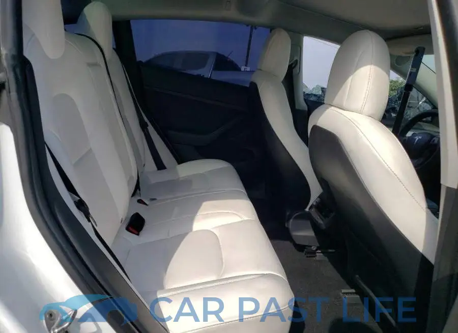 5YJ3E1EB3NF118454# 10
