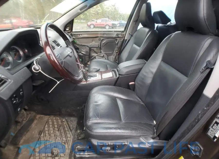 YV4952CZ1E1687552# 7