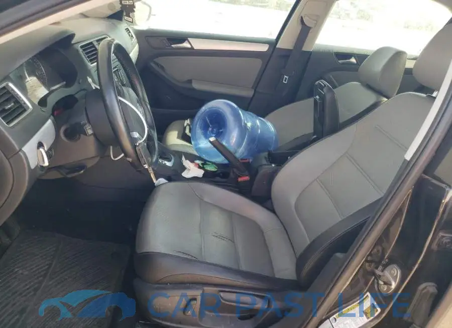 3VW637AJ5EM272806# 7