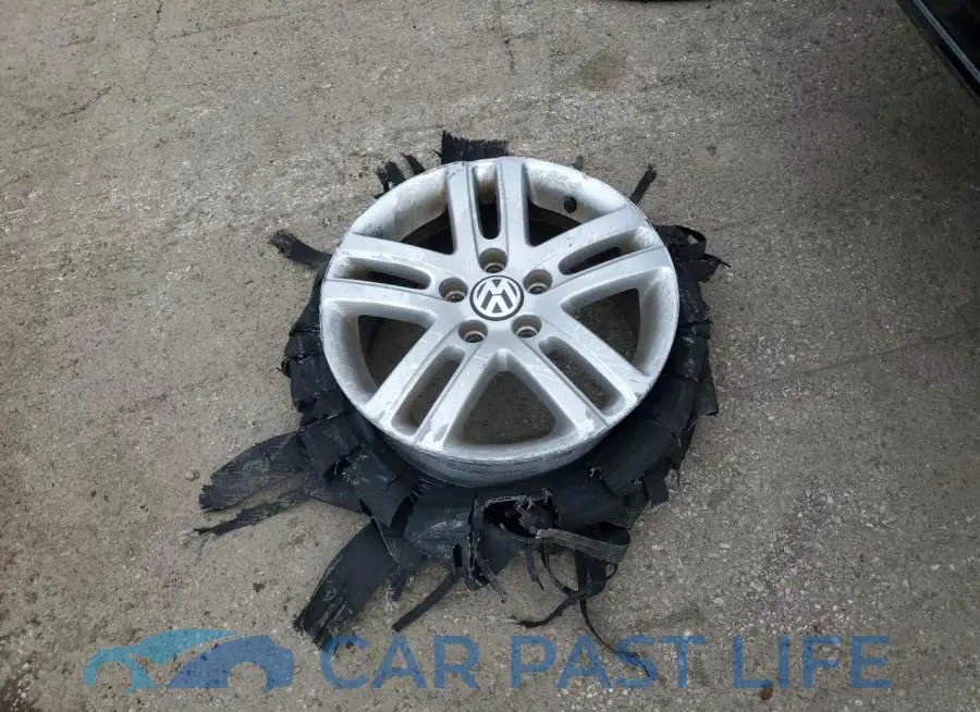 3VW2B7AJ5JM207840# 12