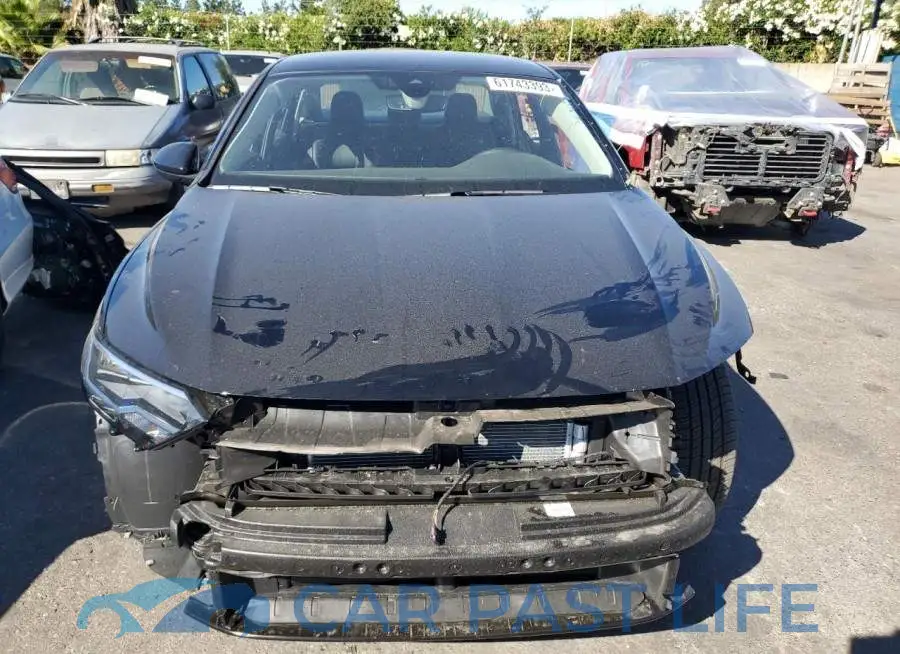 3VW7M7BU5PM029428# 5