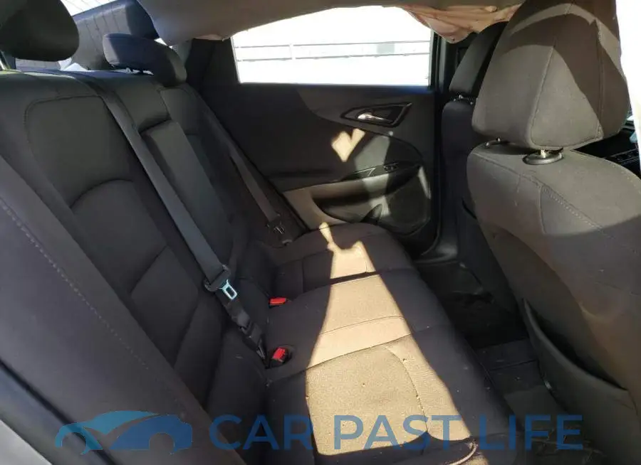 1G1ZD5ST1JF200327# 10