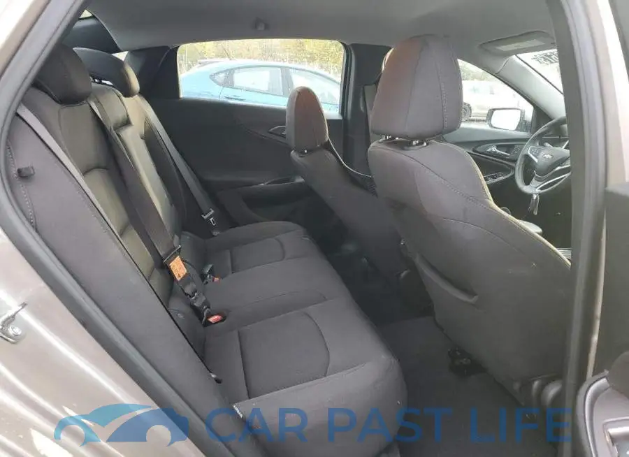 1G1ZD5ST8PF138675# 10