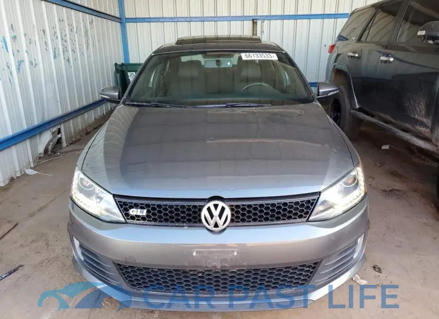 3VW4T7AJ6EM373747# 5