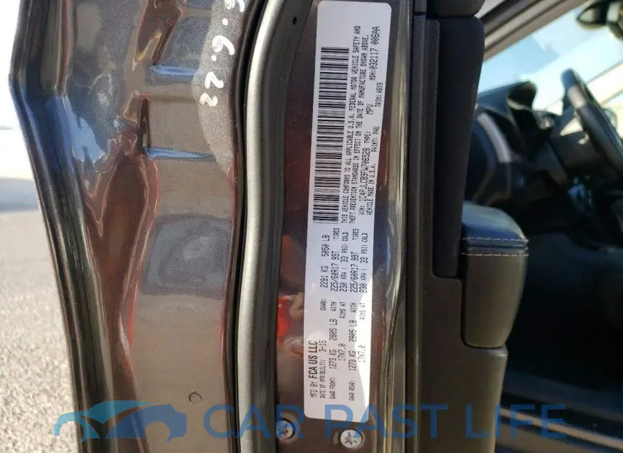 1C4PJLCB9FW706528# 13