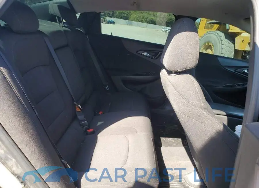 1G1ZB5ST2JF197699# 10