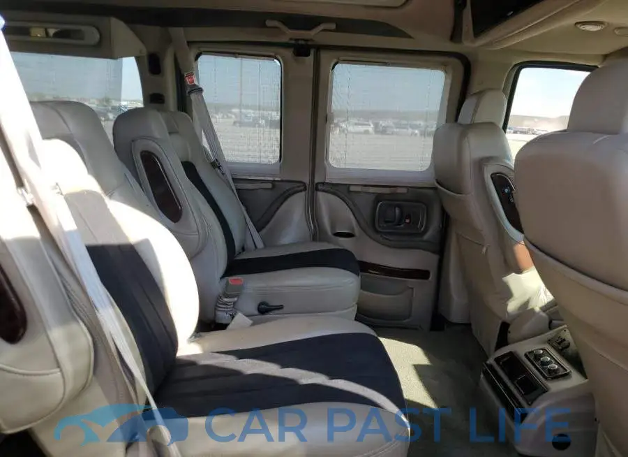 1GDS7DC45E1157949# 11