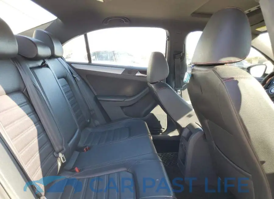 3VW5T7AJ3EM352049# 10