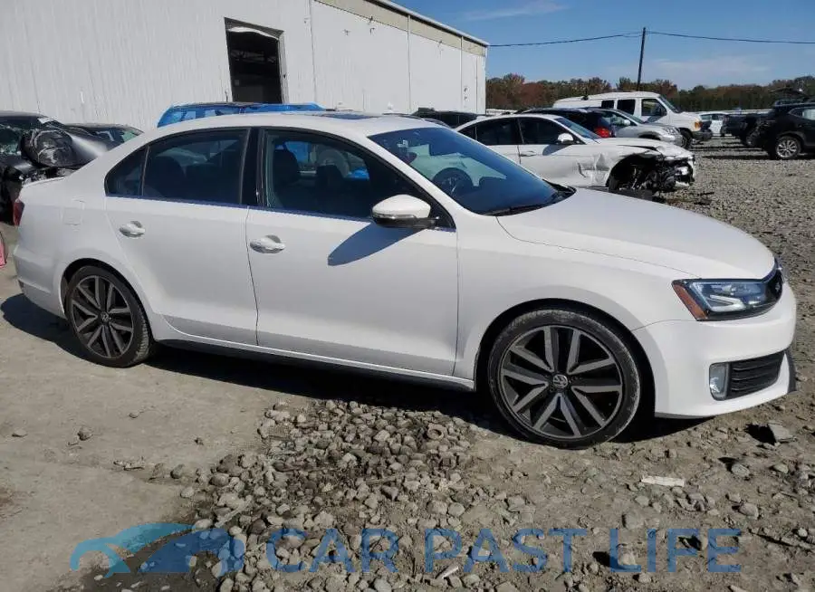 3VW5T7AJ3EM352049# 4