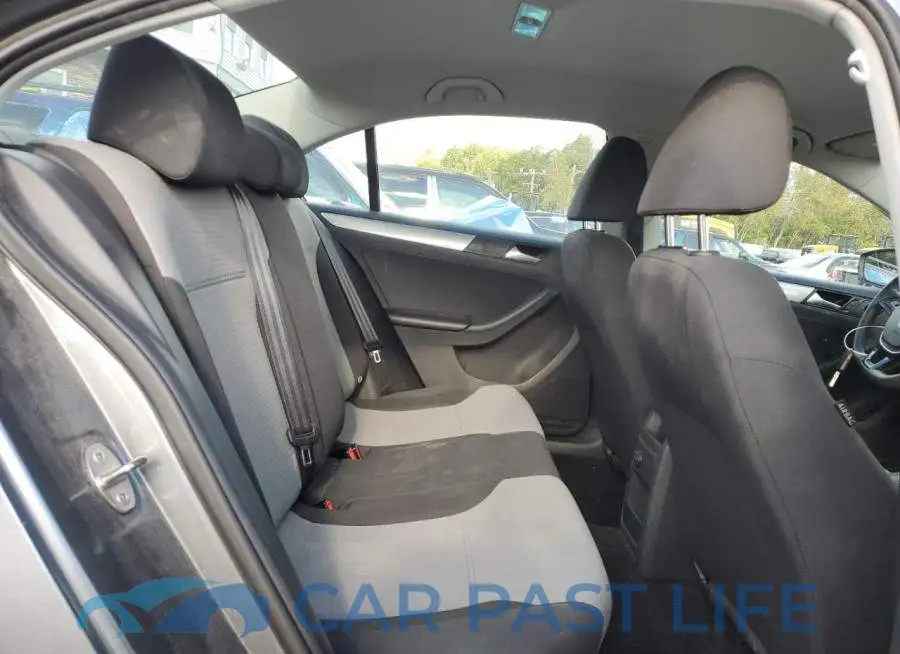 3VW2B7AJ8HM401658# 10