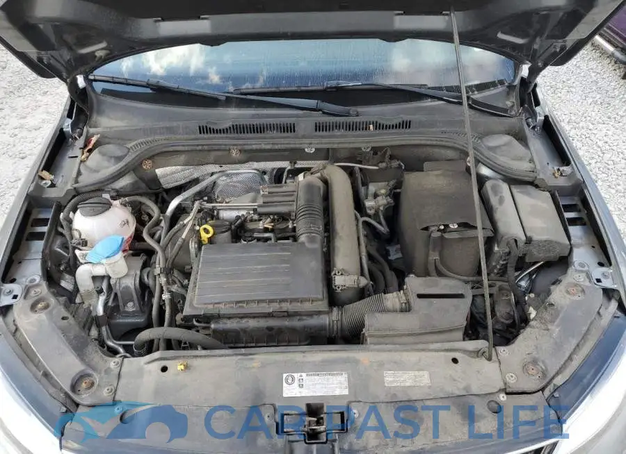 3VW2B7AJ8HM401658# 11