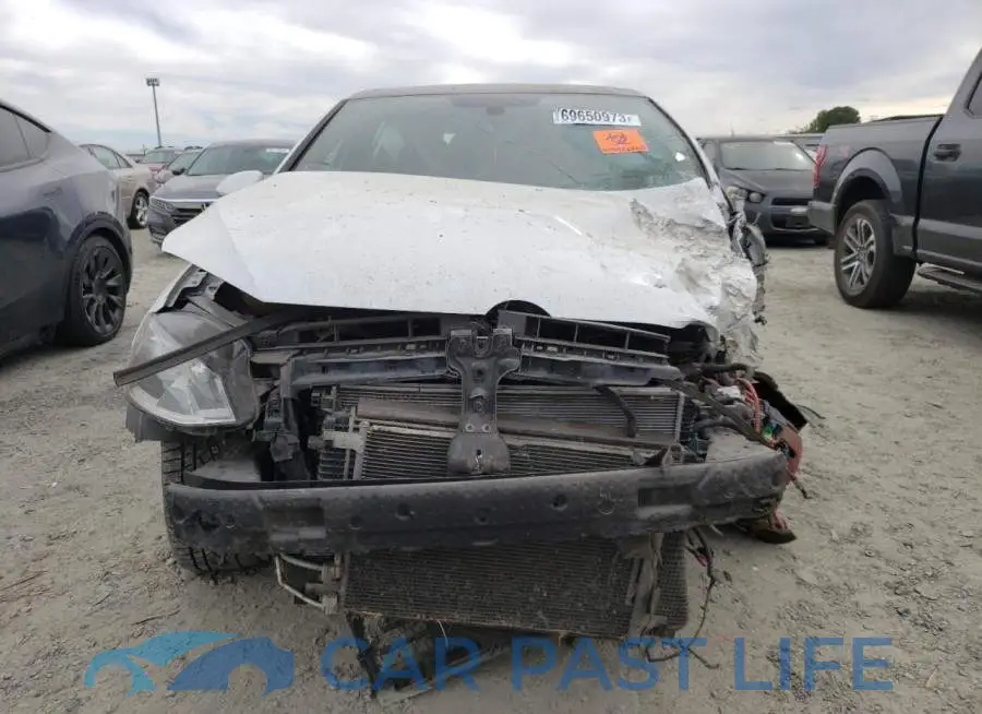 3VW5T7AU4FM015062# 5