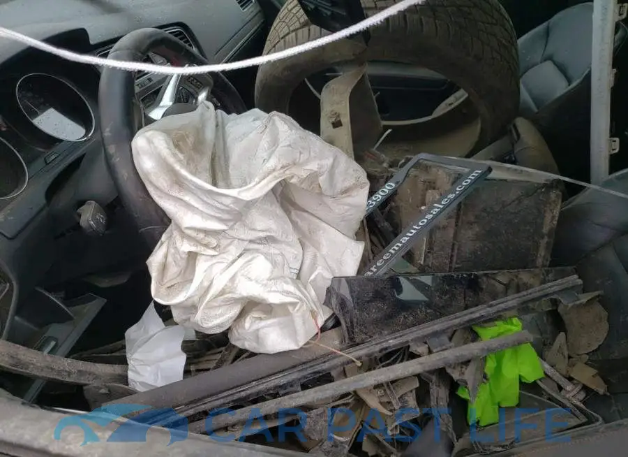 3VW5T7AU4FM015062# 7