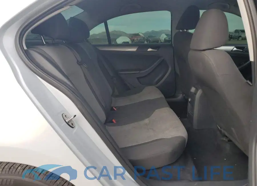 3VW2B7AJ9HM317333# 10