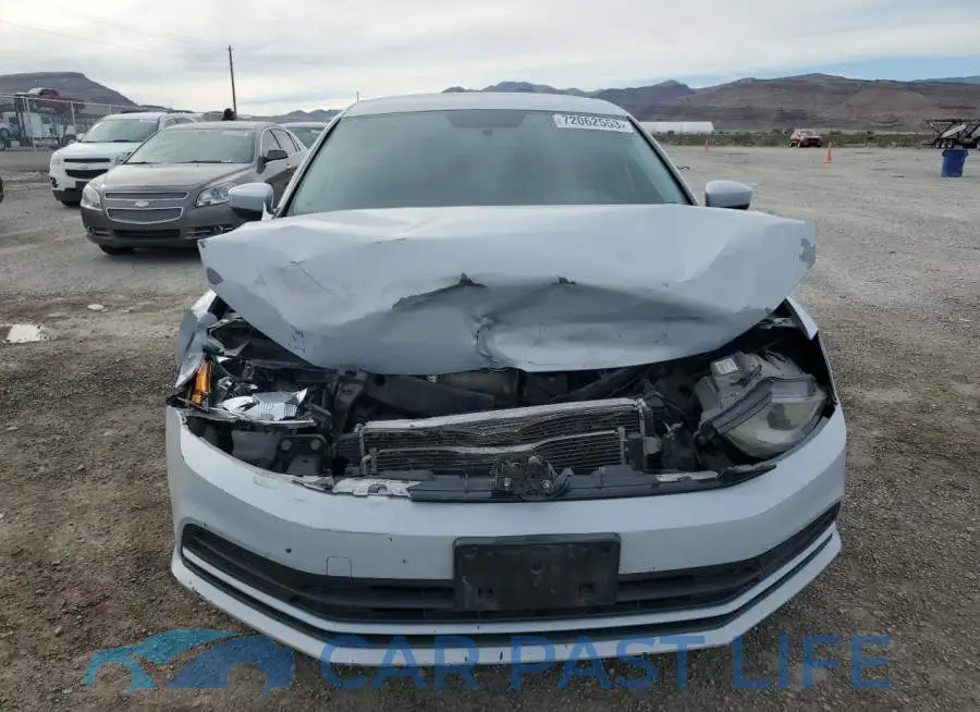 3VW2B7AJ9HM317333# 5