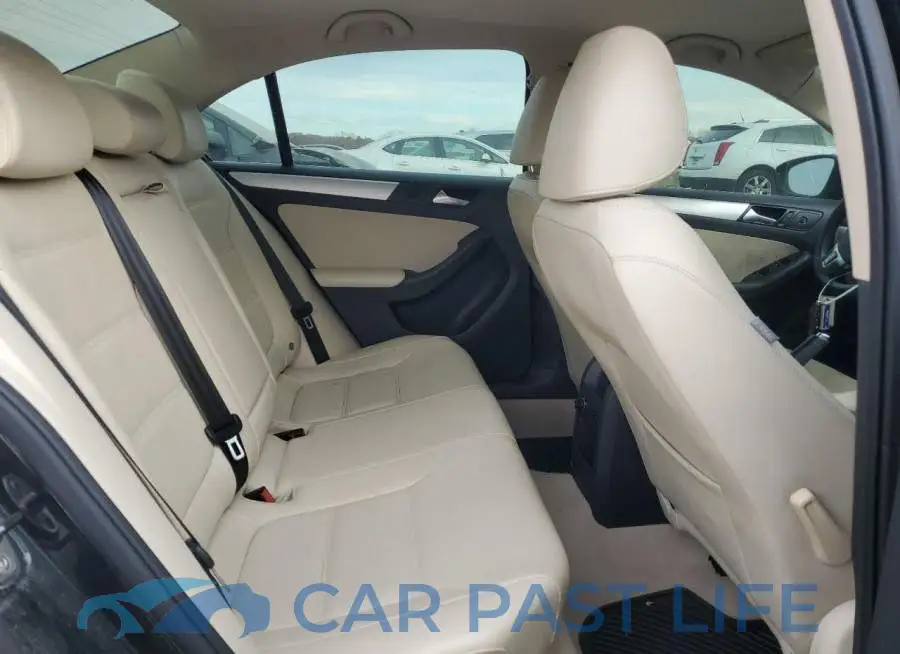 3VW637AJ4EM214217# 10