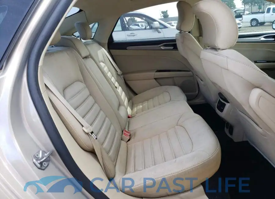 3FA6P0LU4GR195329# 10